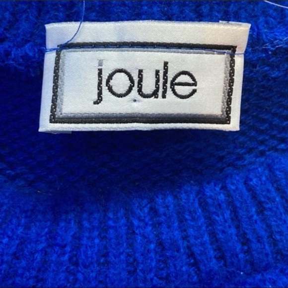 Woman's Cropped Sweater Size Medium - Picture 2 of 2